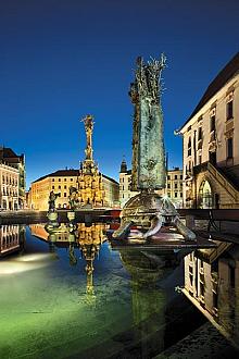 The play of light on Arion Fountain on the Upper Square, source: Archiv Vydavatelství MCU s.r.o., photo by: Libor Sváček