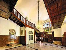 The interior of Villa Primavesi has preserved its original fountain..., source: Archiv Vydavatelství MCU s.r.o., photo by: Libor Sváček