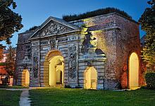 Terezská brána připomíná svým názvem návštěvu císařovny Marie Terezie (1754), zdroj: Archiv Vydavatelství MCU s.r.o., foto: Libor ...